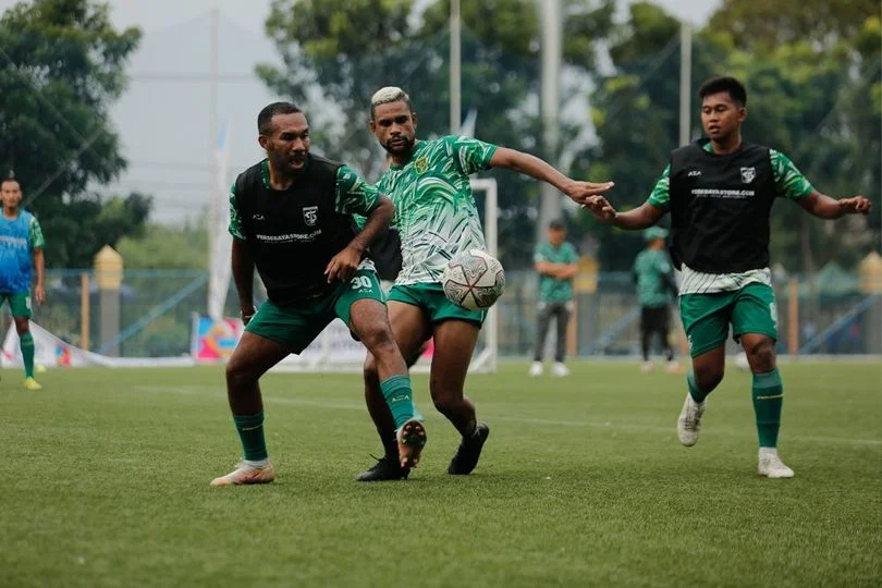 Eks Persebaya George Brown Bongkar Krisis PSBS Biak: Gaji Tertunda, Mess Ditarik, Latihan Terhenti!
