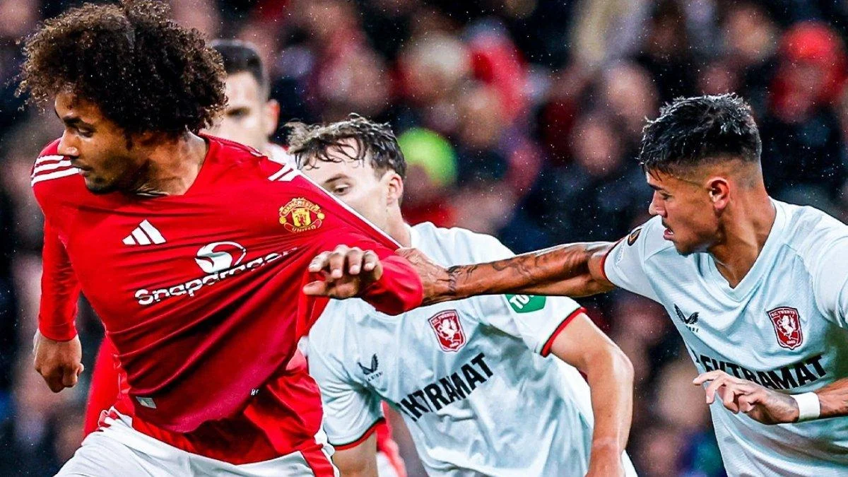 Eksklusif: Calon Bintang Timnas Indonesia Guncang Manchester United, Malam Senin Santai di Balik Kemenangan!