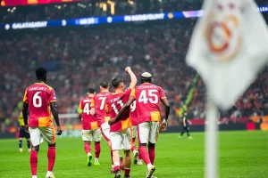 Galatasaray di Persimpangan Sejarah: Dari Duka Mircea Lucescu hingga Harapan Osimhen dan Ambisi Transfer Besar