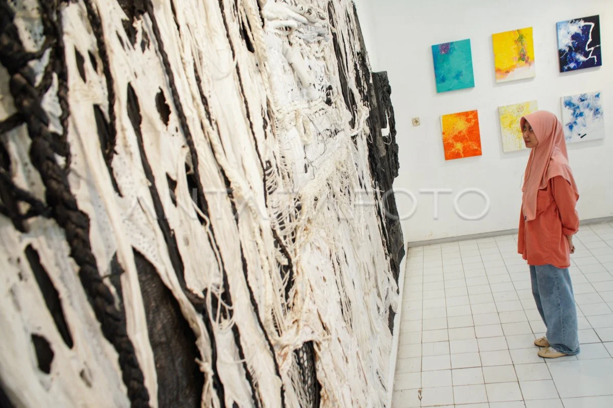 Gang Kartini XIII Dalam Berubah Total: Dari Tumpukan Sampah Menjadi Galeri Seni yang Memukau