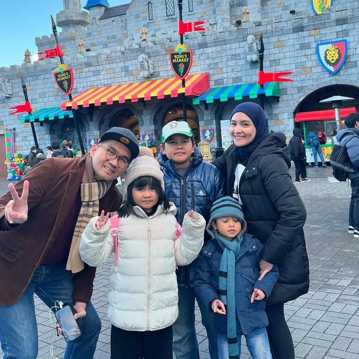 Intan Ayu Universal Studio Jepang: 10 Momen Keluarga yang Bikin Heboh