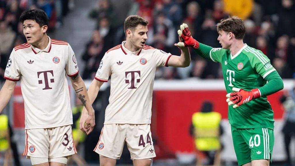 Jonas Urbig Bersinar di Bayern: Simpanan Besar dan Debut Mengejutkan dalam Kemenangan 4-1 atas Stuttgart Jonas Urbig Bersinar di Bayern: Simpanan Besar dan Debut Mengejutkan dalam Kemenangan 4-1 atas Stuttgart