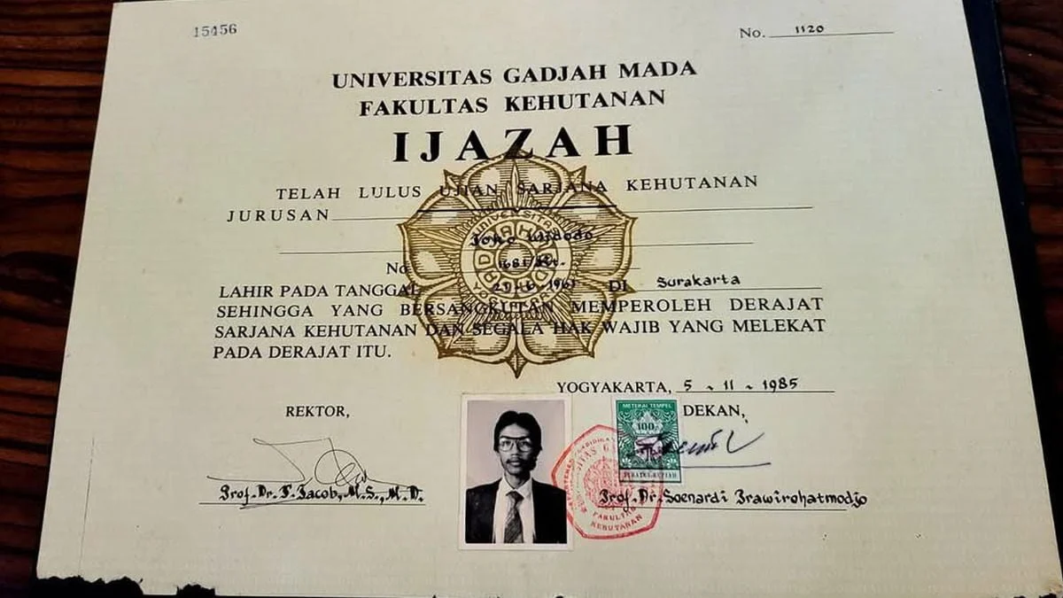 Jusuf Kalla Desak Jokowi Ungkap Ijazah Asli: Tantangan Transparansi yang Mengguncang Panggung Politik
