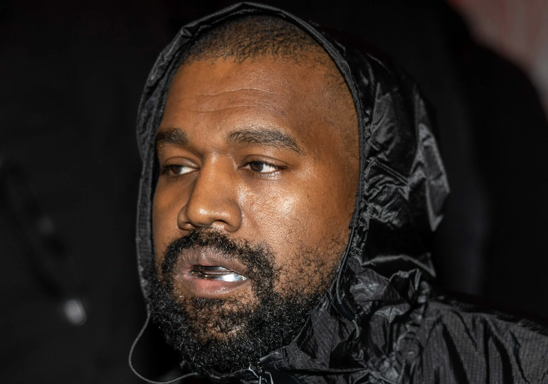 Kanye West Siapkan Konser Megah di Jakarta 2026, Tapi Kontroversi Membayangi Rencananya