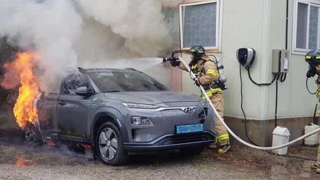Kebakaran Hyundai Kona di Gresik: Baterai Lemah hingga Overheat, Rangka Hanya Tersisa!