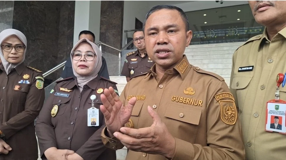 Kejutan Besar: Gubernur Khofifah Kritis Operasi Tangkap Tangan KPK yang Menjerat Tiga Kepala Daerah di Jatim