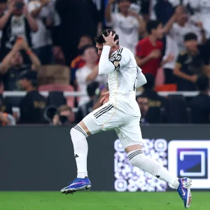 Kick yang Mengguncang Dunia: Dari Free‑Kick Atletico hingga Kick‑off Tur BTS Global