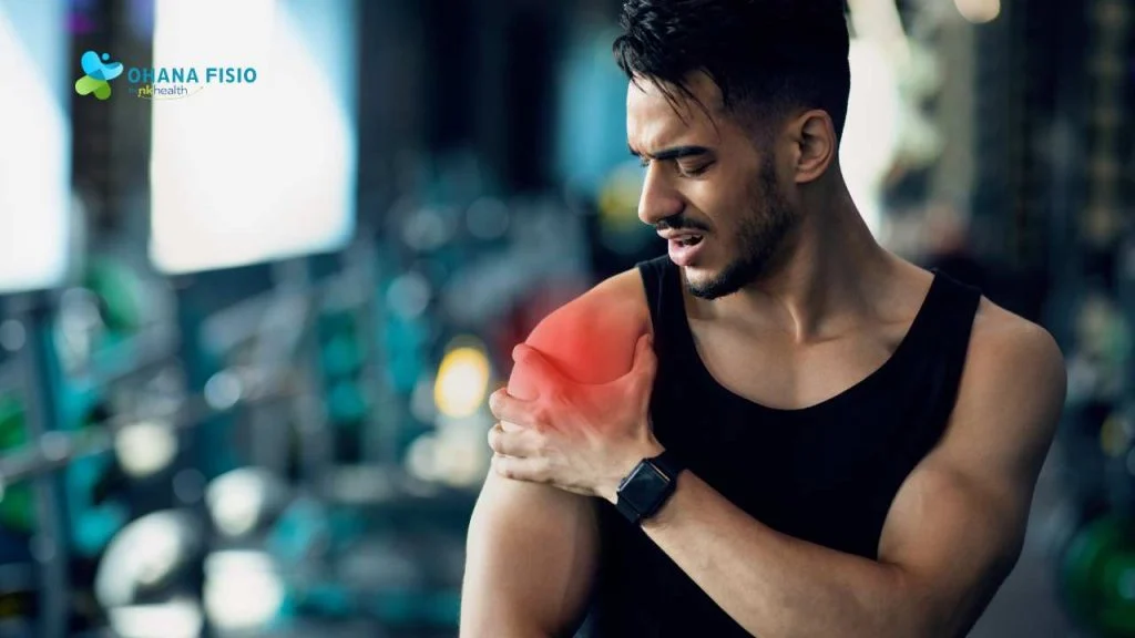 Kista Bahu Akibat Kecanduan Padel: Mengapa Olahraga Populer Ini Bisa Menyebabkan Cedera Serius?