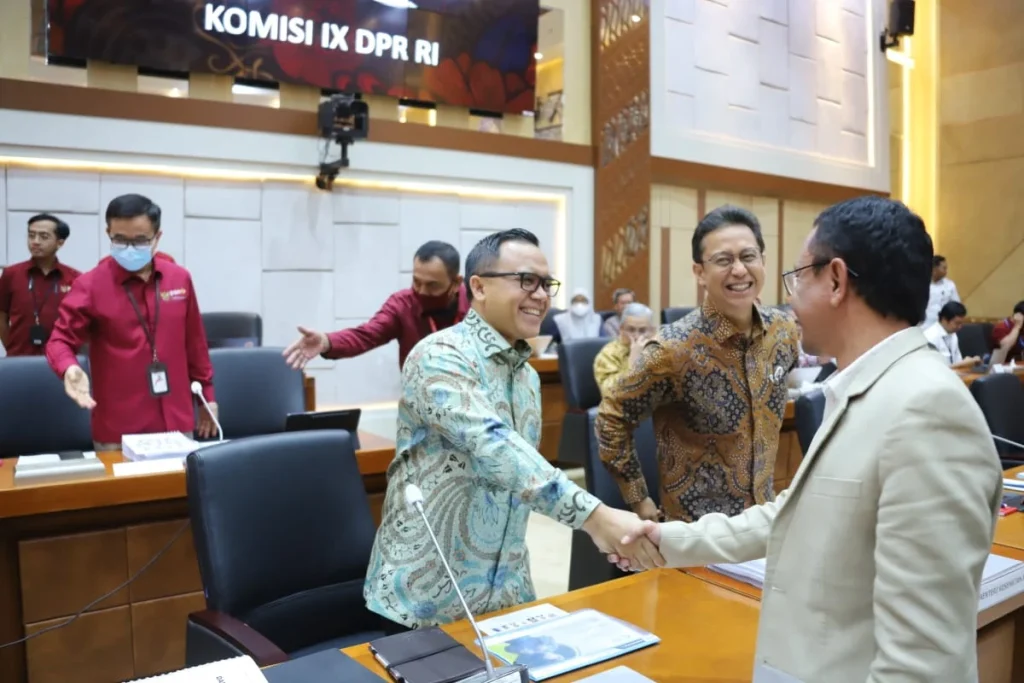 Komisi IX DPR Anggap Usulan Larangan Vape Masuk Akal, BPKN dan BNN Tekankan Ancaman Penyalahgunaan Narkotika Komisi IX DPR Anggap Usulan Larangan Vape Masuk Akal, BPKN dan BNN Tekankan Ancaman Penyalahgunaan Narkotika