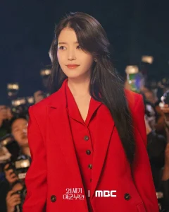 Mengapa Baju Merah Seong Hui Ju Mengundang Polemik di Awal Perfect Crown?