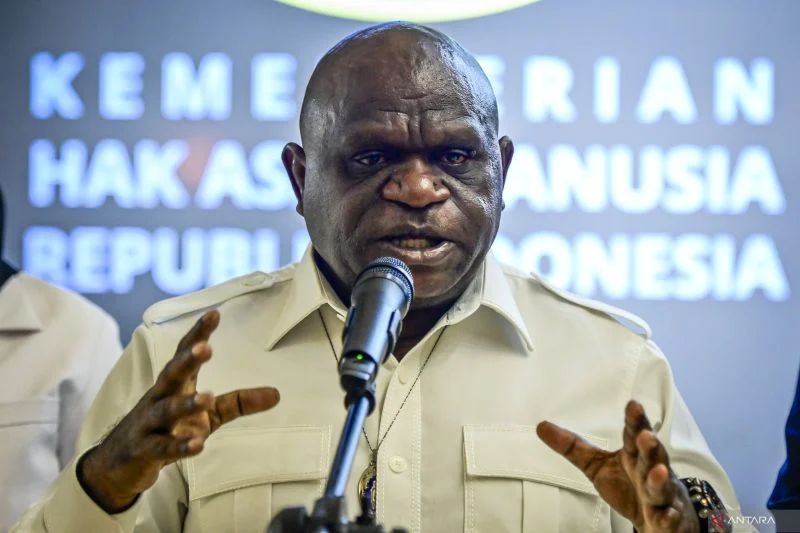 Menteri HAM Natalius Pigai Tolak Pelaporan Polisi atas Kritik Feri Amsari, Tegaskan Kebebasan Berpendapat