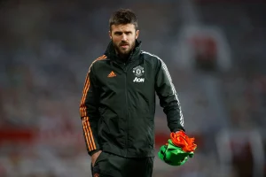 Michael Carrick Tegaskan Sikap Berkelas, United Dekat Lolos Liga Champions