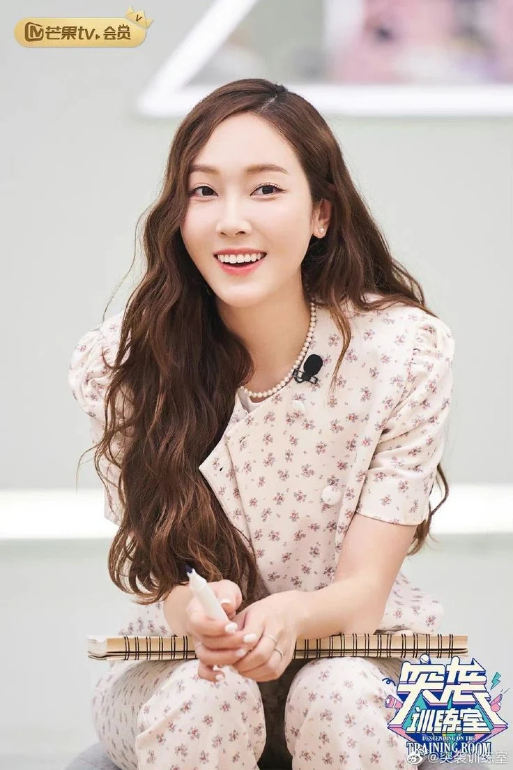 Momen Mengharukan: Jessica Jung Teteskan Air Mata Saat Nyanyikan Lagu Debut SNSD