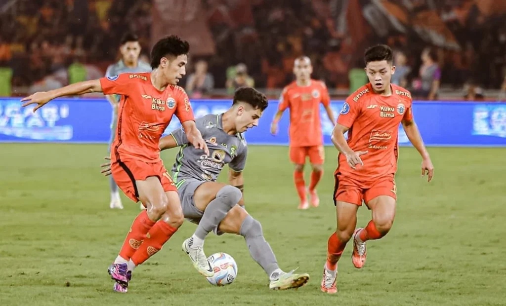 Persija vs Persebaya: Tavares Ingatkan Bahaya di Balik Kondisi Pincang Macan Kemayoran Persija vs Persebaya: Tavares Ingatkan Bahaya di Balik Kondisi Pincang Macan Kemayoran