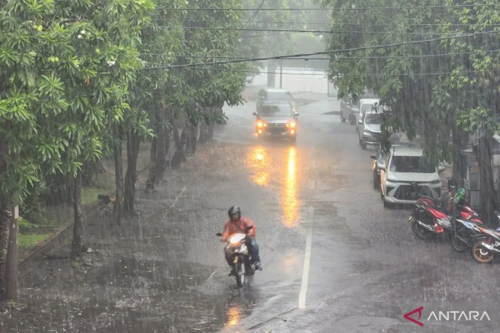 Ramalan Cuaca Sabtu 11 April 2026: Gerimis di Surabaya, Hujan Lebat di Malang, dan Hujan Ringan di Sebagian Besar Indonesia Ramalan Cuaca Sabtu 11 April 2026: Gerimis di Surabaya, Hujan Lebat di Malang, dan Hujan Ringan di Sebagian Besar Indonesia