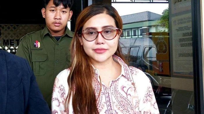 Ratu Meta dan Anisa Bahar Jadi Korban Penipuan Ratusan Juta: Teman 'NF' Diduga Kabur Bawa Uang