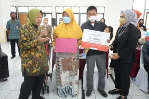 Sahroni Resmi Serahkan Gaji dan Tunjangan ke Kitabisa, Buktikan Komitmen Bantu Masyarakat
