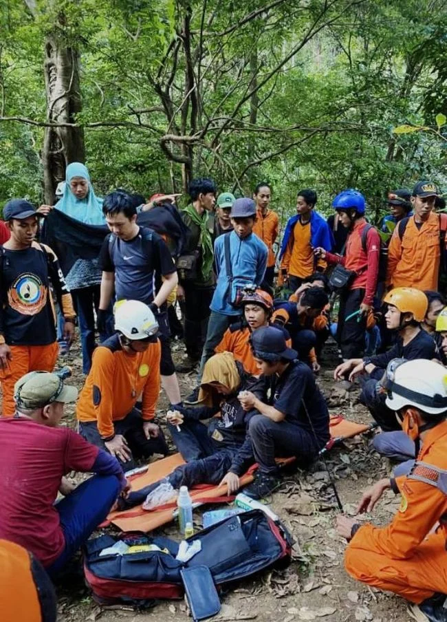 Santriwati Hilang 3 Bulan Ditemukan di Surabaya: Misteri Perjalanan Panjang dari Depok hingga Tanjung Perak