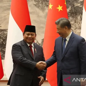 Satellit AI China Diduga Bantu Iran Serang Pasukan AS, Sementara Prabowo Peringatkan Ancaman Digital Global