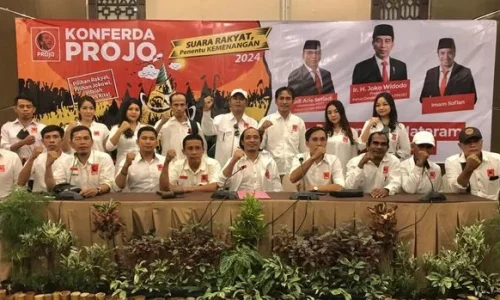Seruan Ganti Presiden Prabowo Menguat, Mahfud MD Tegaskan Bukan Makar, Pemerintah Diminta Introspeksi