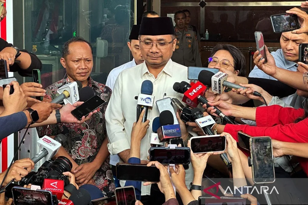 Skandal Kuota Haji: Bos Maktour Diduga Raup Untung Rp27,8 Miliar lewat Lobi & Pelicin Skandal Kuota Haji: Bos Maktour Diduga Raup Untung Rp27,8 Miliar lewat Lobi & Pelicin