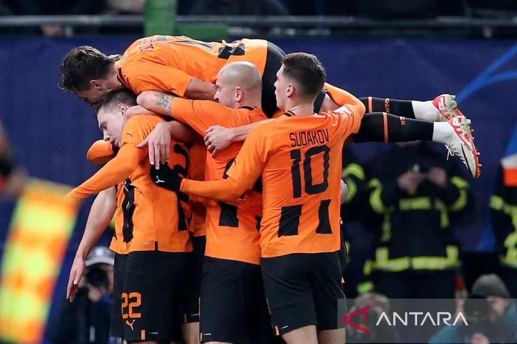 Strategi Rotasi AZ Alkmaar Gagal, Shakhtar Donetsk Lolos ke Putaran Selanjutnya UEFA Conference League Strategi Rotasi AZ Alkmaar Gagal, Shakhtar Donetsk Lolos ke Putaran Selanjutnya UEFA Conference League