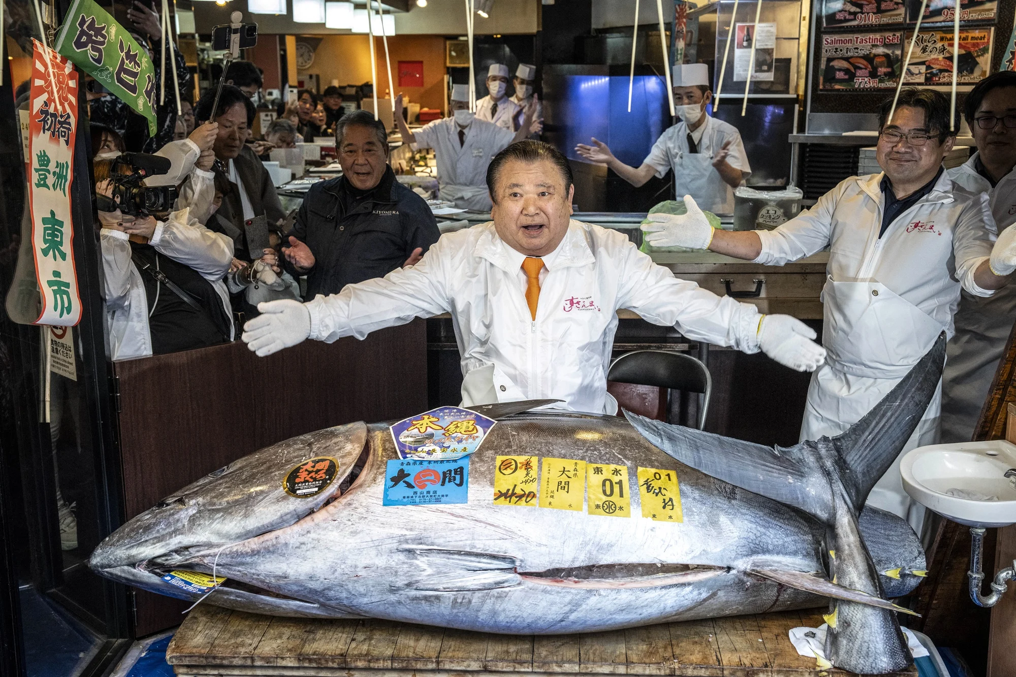 Sushi Jepang Pecahkan Rekor Dunia: Tuna Termahal 243 kg Dijual Rp55 Miliar
