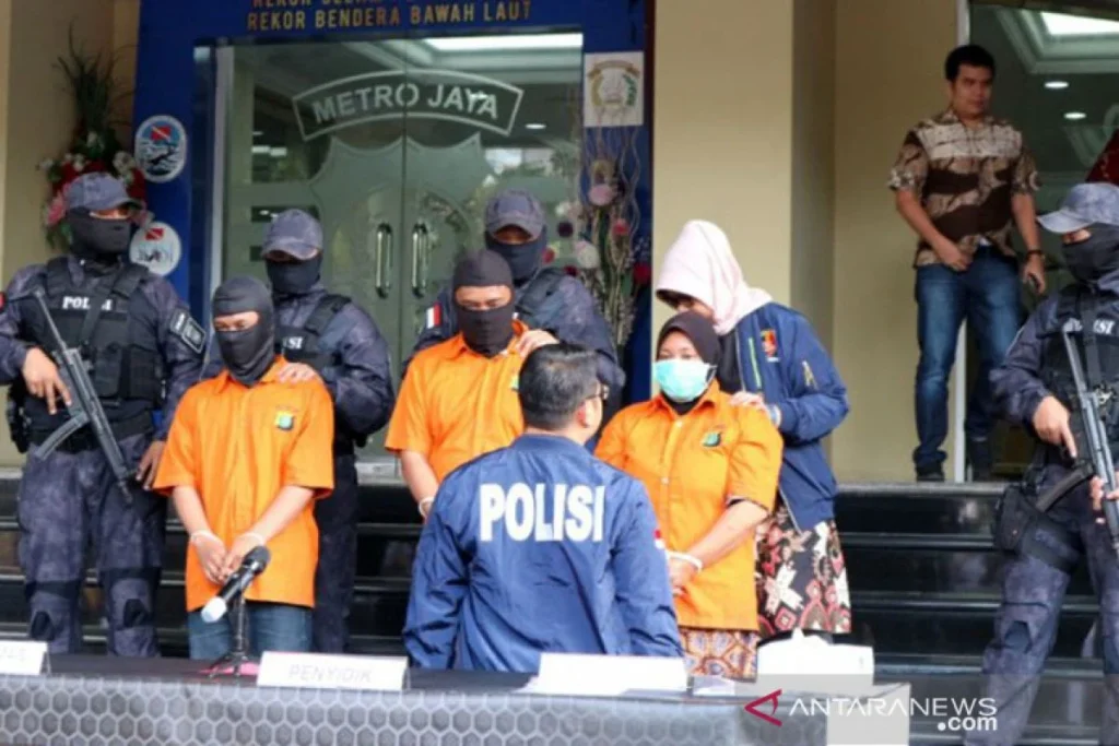 Tampang Noval Tertangkap Diduga Bunuh Istri Kedua yang Hamil, Korban Disabilitas Sejak Lahir