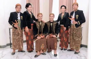 Terungkap! 4 Alasan Wanita Malang Tergiur Nikah Sesama Jenis dengan Janji Gaya Ivan Gunawan