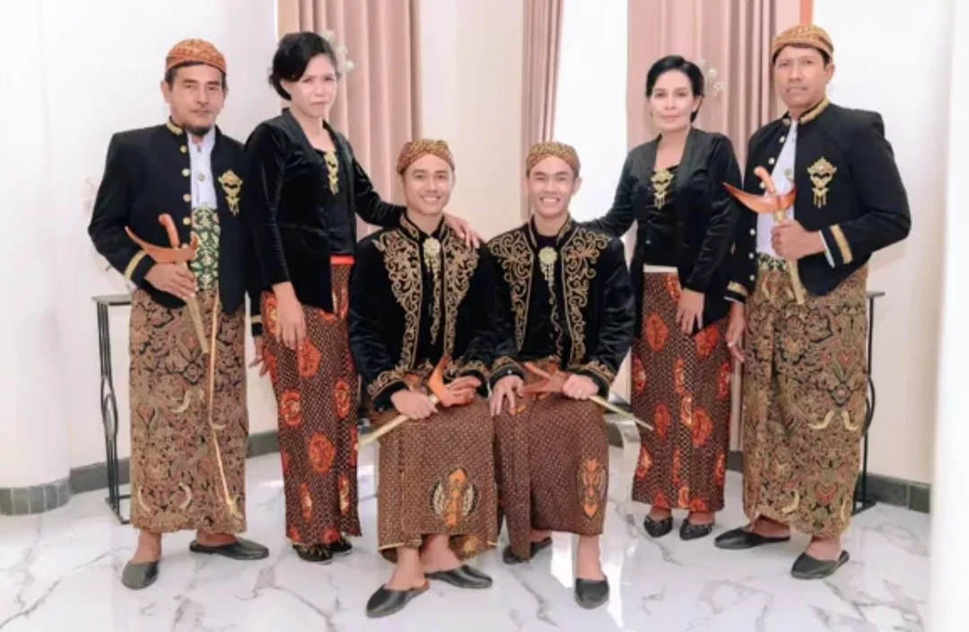 Terungkap! 4 Alasan Wanita Malang Tergiur Nikah Sesama Jenis dengan Janji Gaya Ivan Gunawan