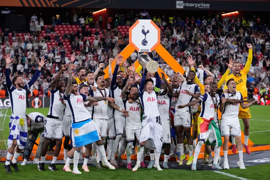 Tottenham Terpuruk, Forest Gigit dengan Kemenangan 3-0: Dampak Cedera dan Tantangan Ganda di Liga serta Europa