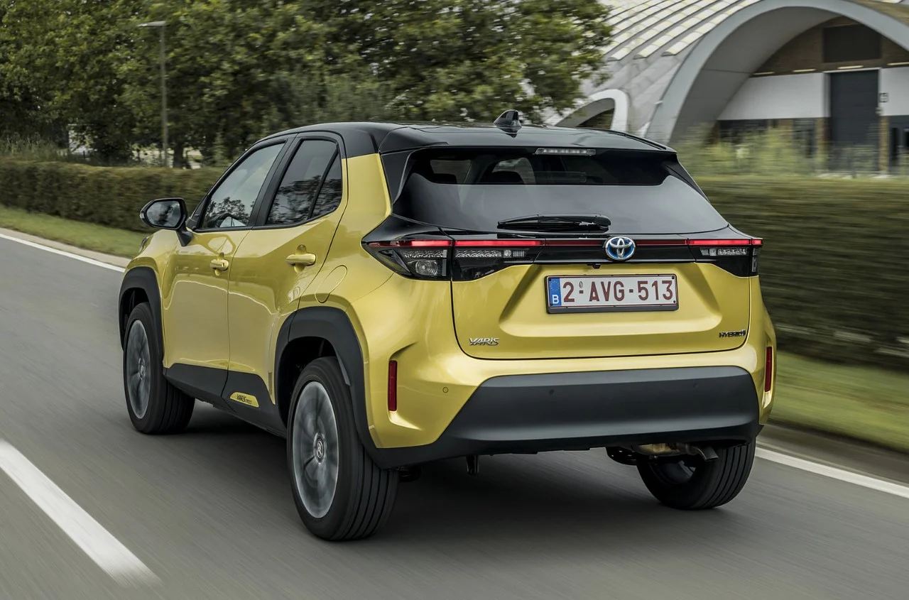 Toyota Segarkan Yaris Cross 2026 dengan Desain Hammerhead dan Hybrid Lebih Bertenaga, Siap Goyang Pasar SUV Ringkas