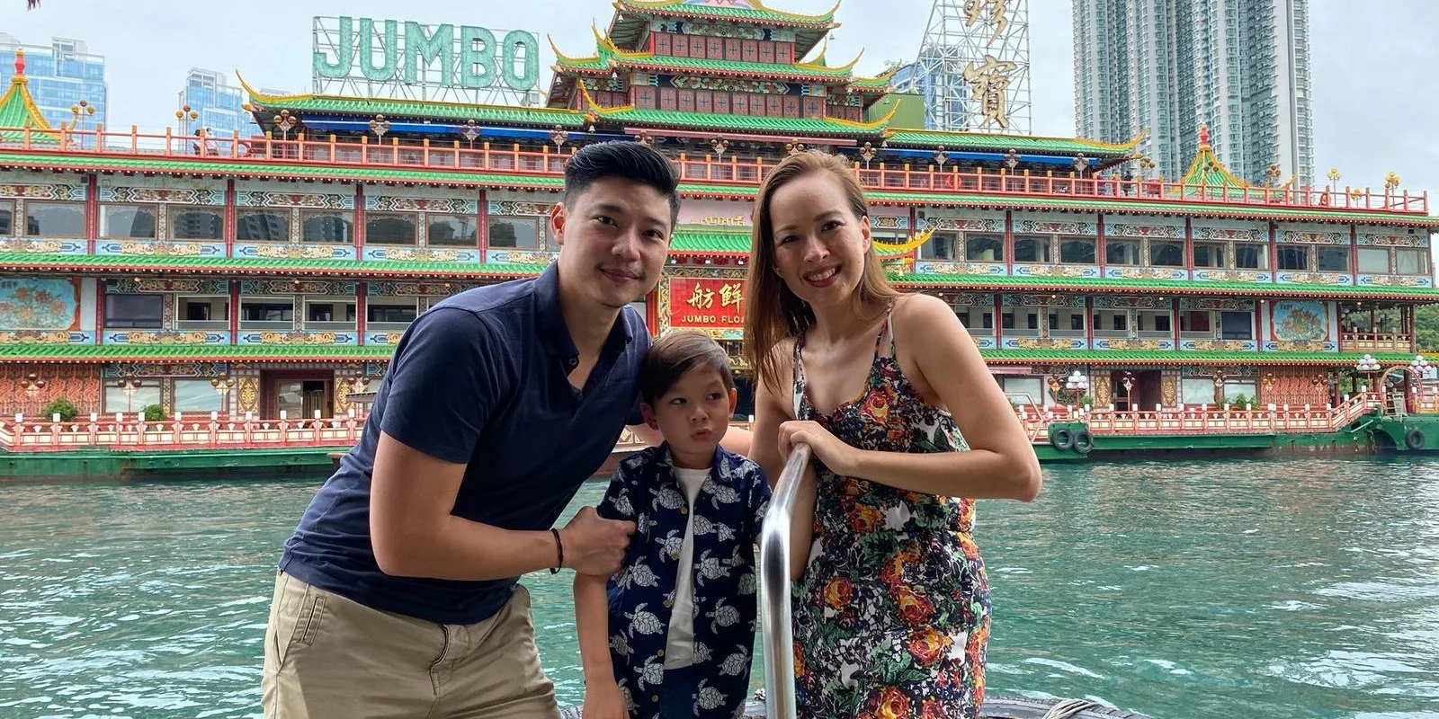 Xaviera Putri Seru Liburan ke Hong Kong Bersama Sahabat, Simak 10 Potret Menawan dan Tren Liburan Artis Asia!