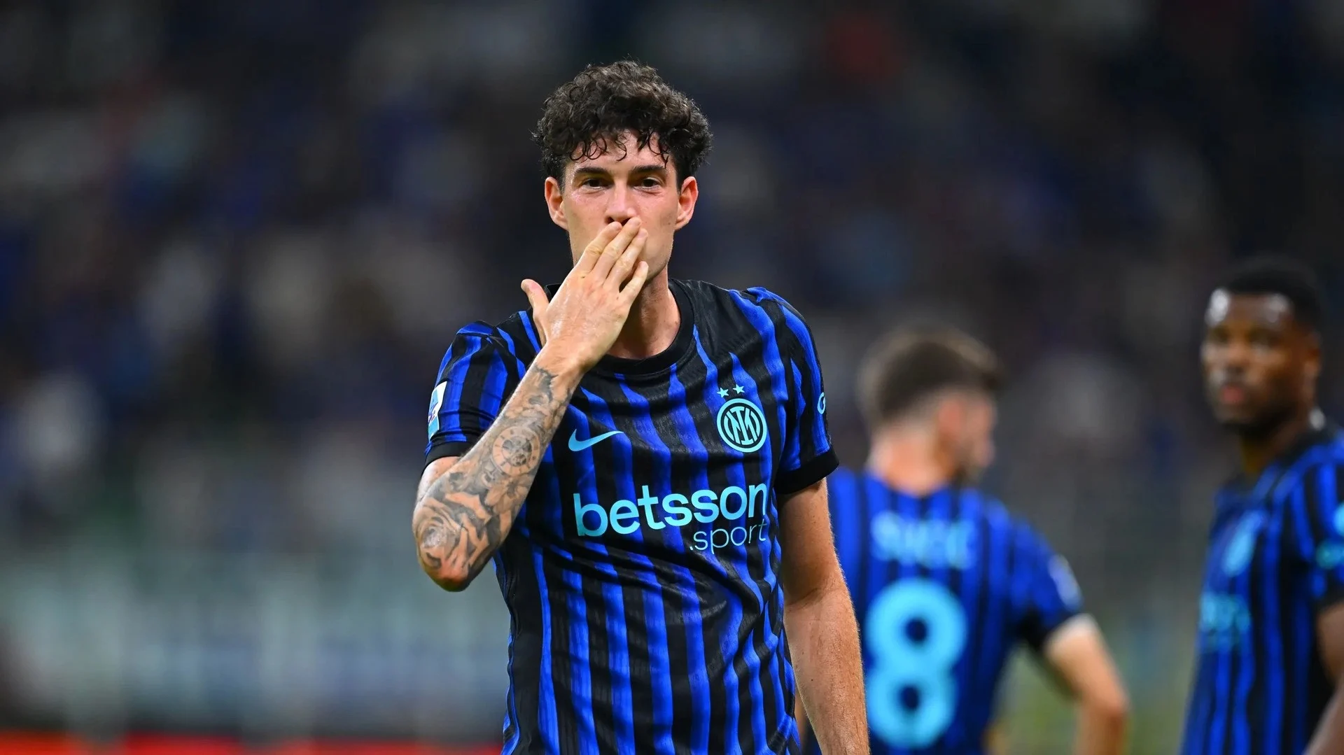 Bos Inter Milan Tegaskan Upaya Barcelona Angkat Bastoni Bakal Gagal Total