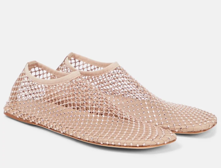 Daily Search Trends Ungkap Fenomena Viral: Dari Kain Sutra Hingga Sneakers Crystal Mesh yang Menggemparkan Dunia