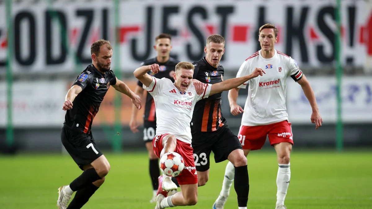 Duel Seru Baraż: Chrobry Głogów Tundukkan ŁKS Łódź Menuju FInal Ekstraklasy