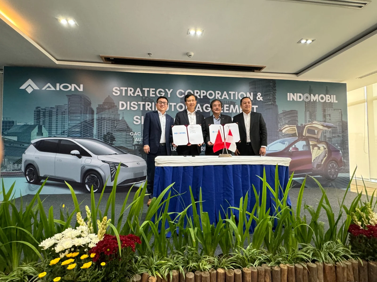 Indomobil EV Gempur Pasar: Pameran Besar Buka 10 Model Listrik, Konsumen Bergairah!