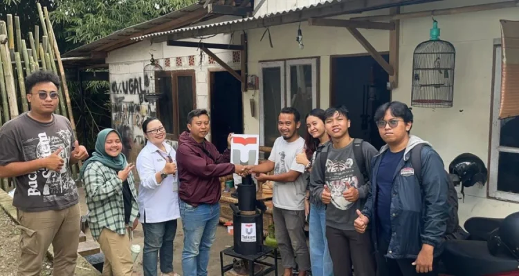 Inovasi Telkom University: Rumah Botol dan Pelatihan UMKM untuk Lingkungan dan Produktivitas