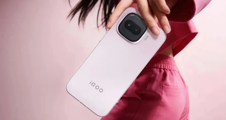 iQOO Z11 Meluncur di Indonesia: Smartphone dengan Baterai 9.020 mAh yang Memecahkan Rekor!