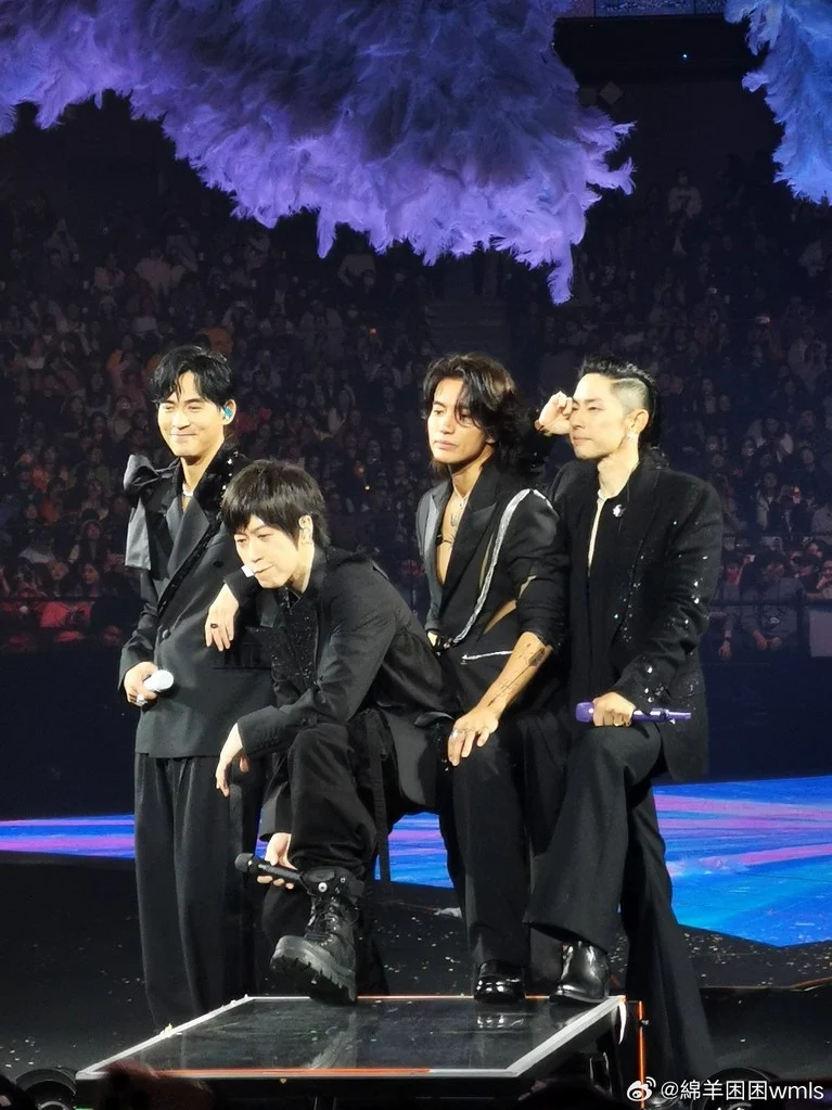 Jerry Yan dan Vic Chou Hadirkan Momen Emosional di Konser F-FOREVER