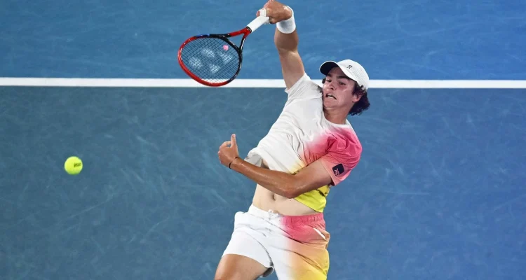 Joao Fonseca Mencuri Perhatian Dunia Tennis dengan Kemenangan Spektakuler atas Novak Djokovic