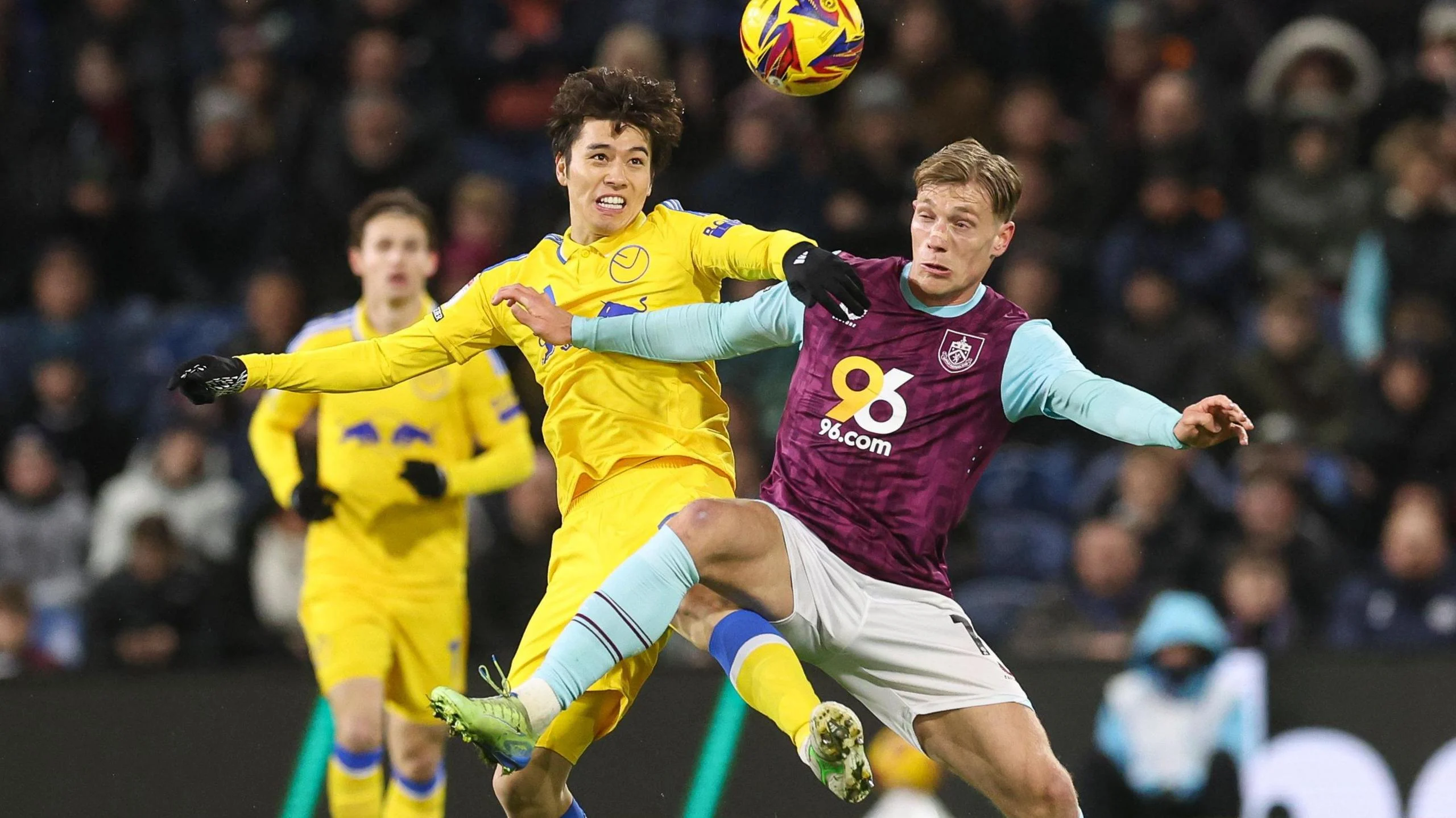 Leeds vs Burnley: Pertarungan Sengit untuk Menjauh dari Zona Merah di Premier League