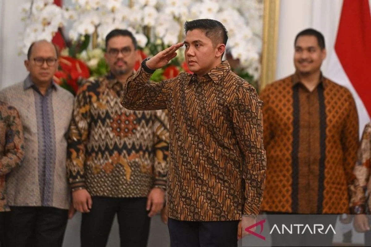 Misteri Pangkopassus yang Akrab dengan Teddy: Hoaks Menampar Seskab Memicu Kontroversi