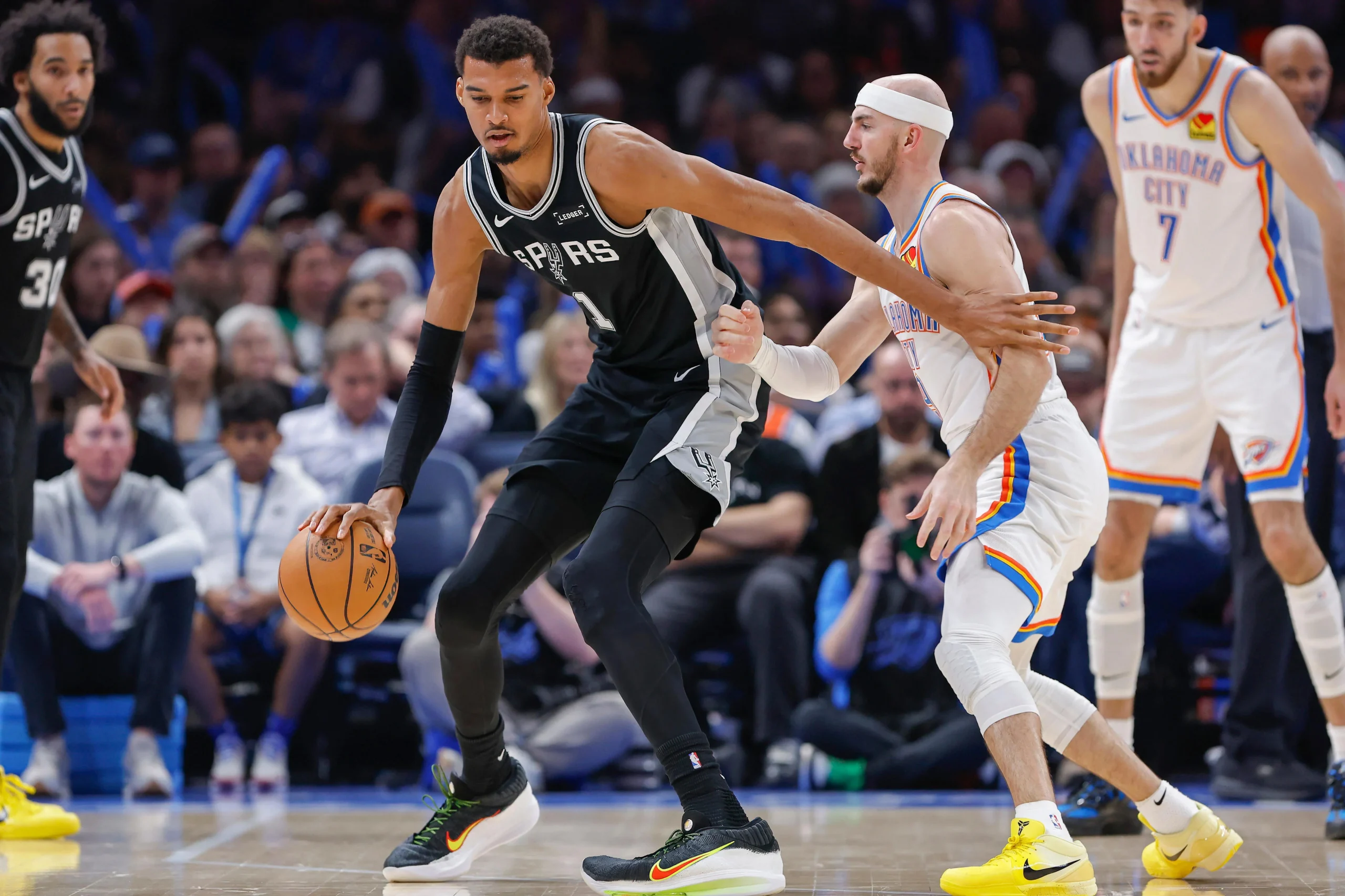 OKC Thunder Terpapar: Spurs Ekspos Kekurangan Fatal dan Gaya Bermain Kontroversial