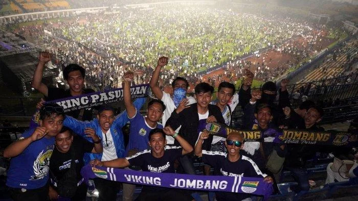 Persib Bandung Juara Hattrick Liga, Bobotoh Rayakan di Stadion Gelora Bandung Lautan Api
