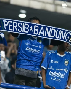 Persib Bandung Kokoh di Puncak Klasemen Sementara Liga 1 setelah Menundukkan PSM Makassar