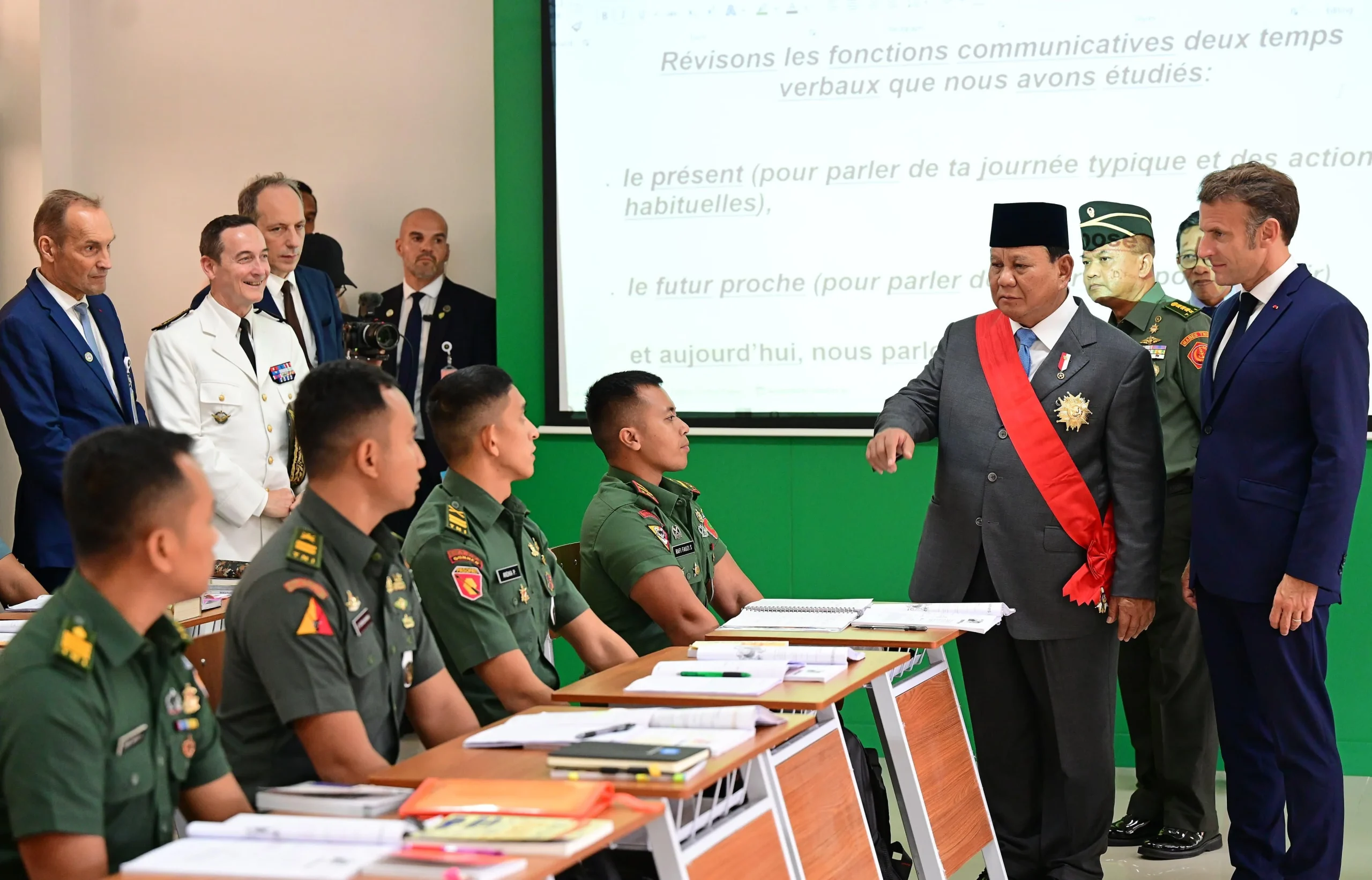 Presiden Prabowo Instruksikan Belajar Bahasa Perancis di Sekolah, Apa Kata P2G dan DPR?