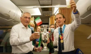 Roberto Mancini dan Rafa Benitez Siap Menghidupkan Kembali Tim Nasional Italia
