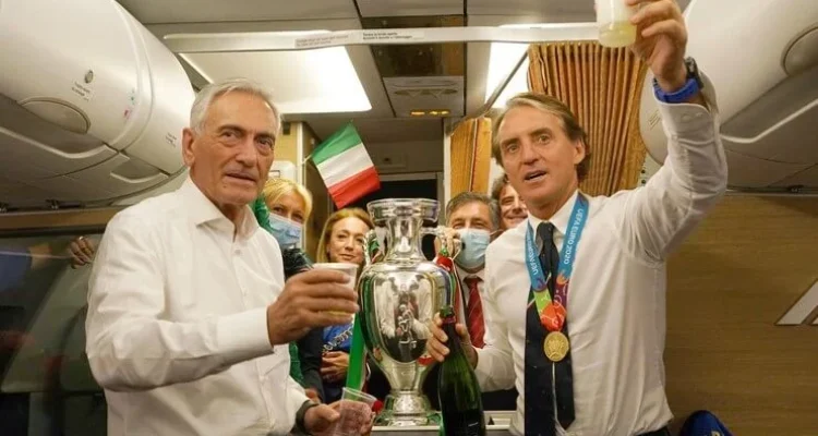 Roberto Mancini dan Rafa Benitez Siap Menghidupkan Kembali Tim Nasional Italia