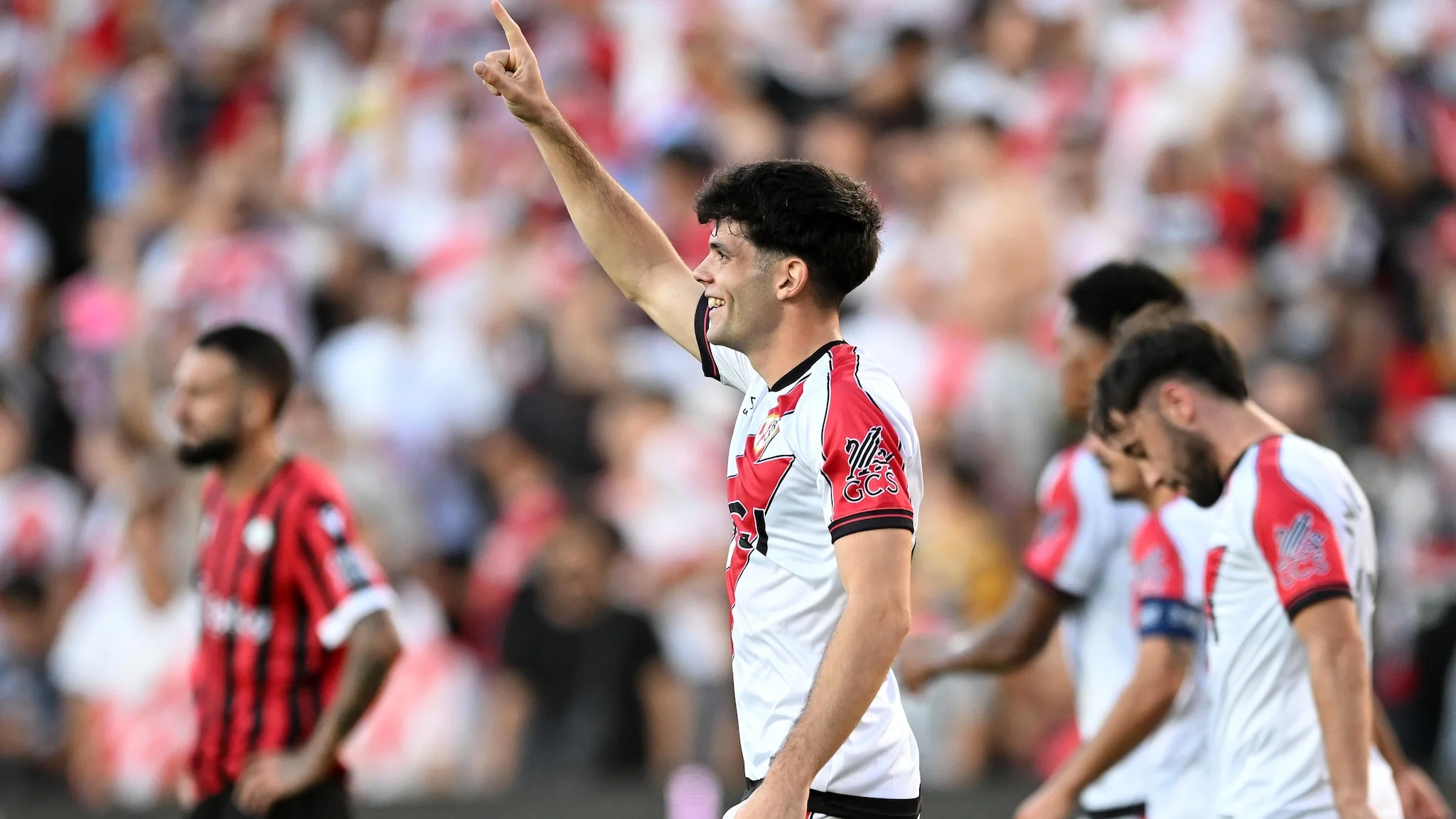 Semifinal Konferensi Liga: Rayo Vallecano vs Strasbourg – Drama Kandang dan Harapan Gelar